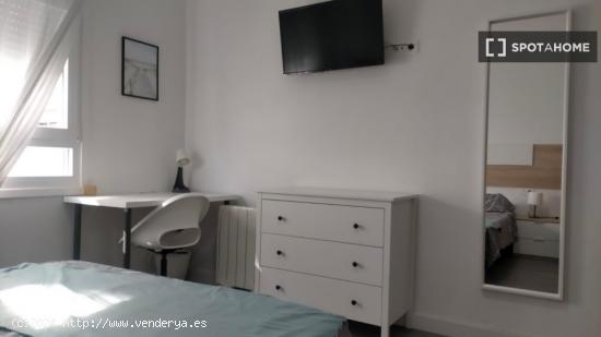 Habitación en piso compartido en Zaragoza - ZARAGOZA