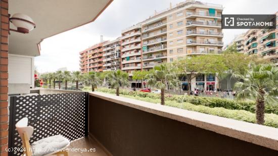 ¡Habitaciones en alquiler en un apartamento de 5 dormitorios en Barcelona! - BARCELONA