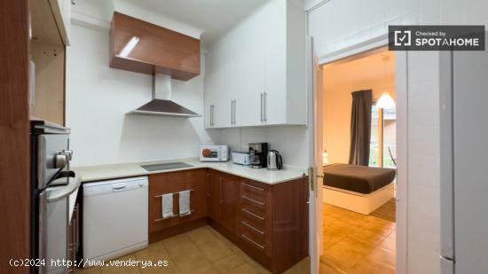 Habitaciones en alquiler en piso de 6 habitaciones en Sarrià-Sant Gervasi - BARCELONA