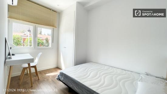 Alquiler de habitaciones en apartamento de 8 dormitorios en Vista Alegre - MADRID