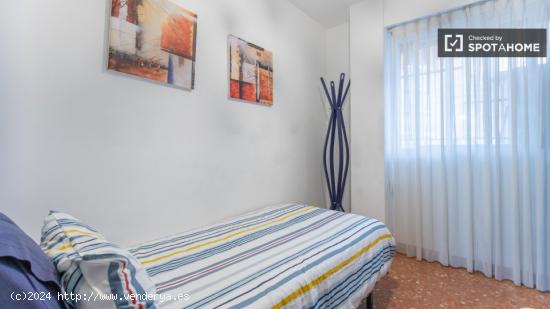 Apartamento de 2 dormitorios en alquiler en Patraix - VALENCIA