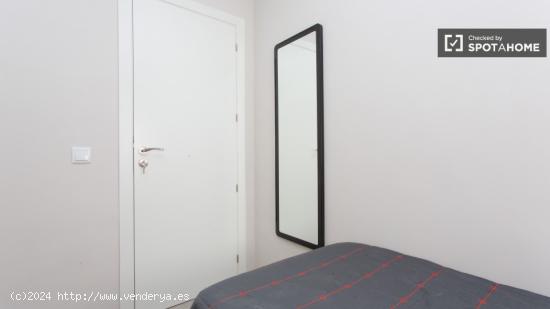 Se alquila habitación con calefacción en apartamento de 4 dormitorios, Cuatro Caminos. - MADRID