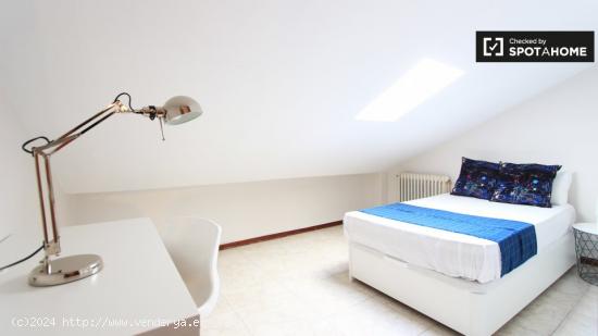 Habitación amueblada con llave independiente en apartamento de 6 dormitorios, Guindalera - MADRID