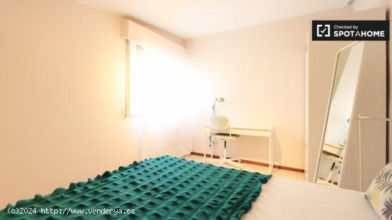 Habitación grande con llave independiente en el apartamento de 6 dormitorios, Guindalera - MADRID