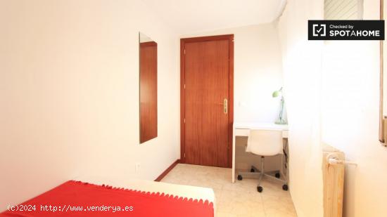 Habitación equipada con calefacción en un apartamento de 6 dormitorios, Guindalera - MADRID