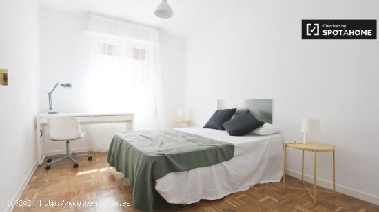 Habitación soleada con cama individual en alquiler en Guindalera - MADRID