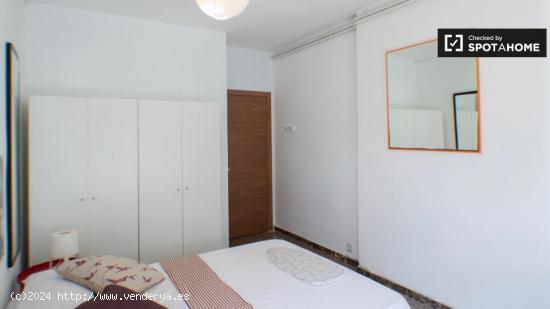 Habitación luminosa en apartamento de 5 dormitorios en L'Esquerra de l'Eixample, Barcelona - BARCEL