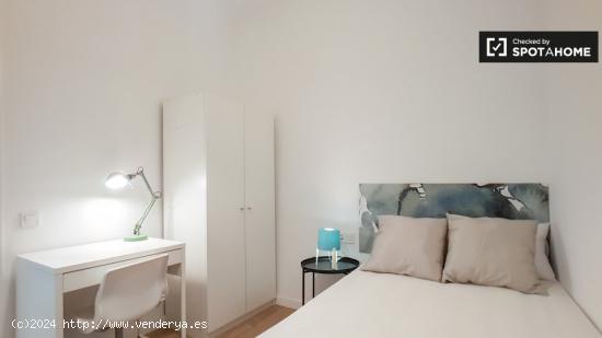 Acogedora habitación en alquiler en un apartamento de 7 dormitorios en el Eixample, Barcelona - BAR