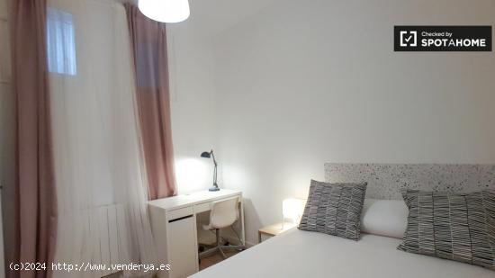 Acogedora habitación en alquiler en un apartamento de 7 dormitorios en el Eixample, Barcelona - BAR