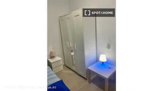 Habitación en piso compartido en L'Hospitalet de Llobregat. - BARCELONA