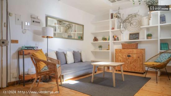  Apartamento de 3 dormitorios en alquiler en Lavapiés - MADRID 