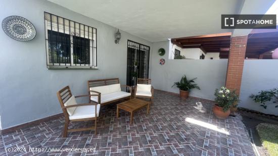 Casa de 3 dormitorios en alquiler en Torre De Benagalbón, Málaga - MALAGA