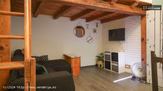  Acogedor loft de un dormitorio en el centro de la ciudad (Lavapiés) - MADRID 