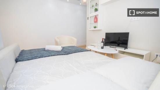 Apartamento de 2 dormitorios en alquiler en Salamanca - MADRID