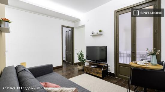 Apartamento de 2 dormitorios en alquiler en Centro - MADRID