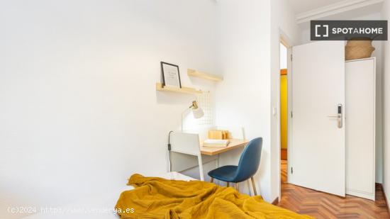 Habitación en piso compartido en madrid. - MADRID