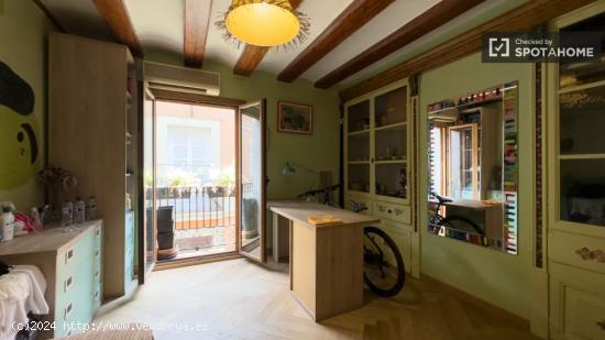 Alquiler de habitaciones en piso de 4 dormitorios en Barrio Gótico - BARCELONA