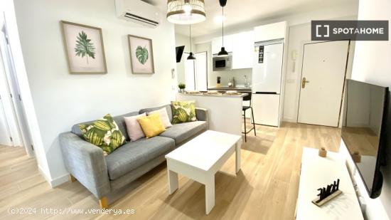 Se alquila habitación en apartamento de 4 dormitorios en Getafe - MADRID