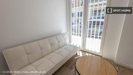 Se alquila apartamento de 1 habitación en Vista Alegre - MADRID