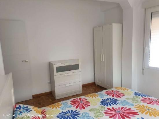 Apartamento de 2 dormitorios en alquiler en Ciutat Vella - VALENCIA