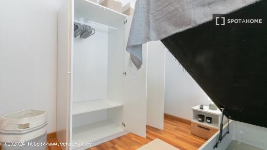 Habitaciones en alquiler en el apartamento de 5 dormitorios en Sarrià-Sant Gervasi - BARCELONA