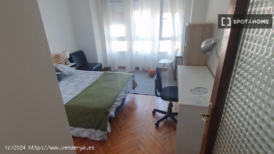 Habitación en piso compartido en Vigo - PONTEVEDRA