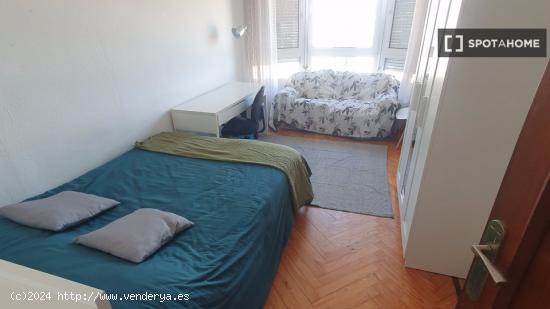 Habitación en piso compartido en Vigo - PONTEVEDRA