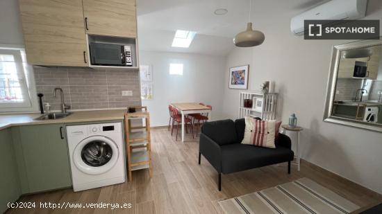 Apartamento de 2 dormitorios en alquiler en Madrid - MADRID