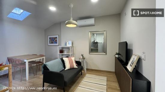 Apartamento de 2 dormitorios en alquiler en Madrid - MADRID