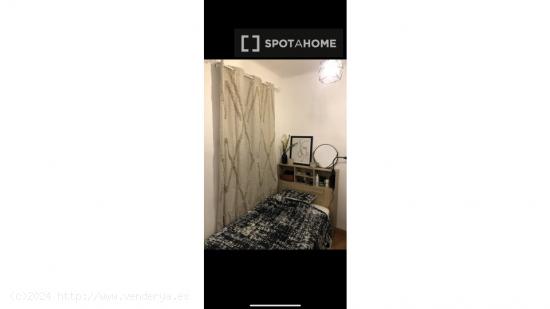 Habitación en piso compartido en L'Hospitalet de Llobregat. - BARCELONA