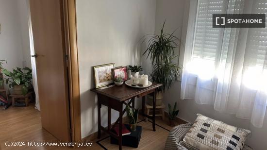 Habitación en piso compartido en L'Hospitalet de Llobregat. - BARCELONA