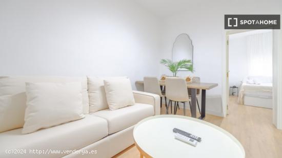 Apartamento de 2 dormitorios en alquiler en Madrid - MADRID