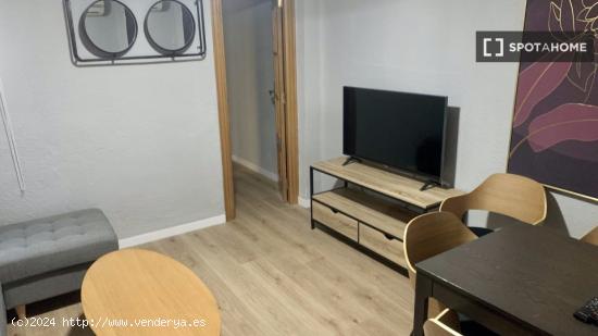 Apartamento de 2 dormitorios en alquiler en En Corts, Valencia - VALENCIA