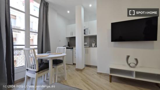 Apartamento de 1 dormitorio en alquiler en Eixample, Valencia - VALENCIA