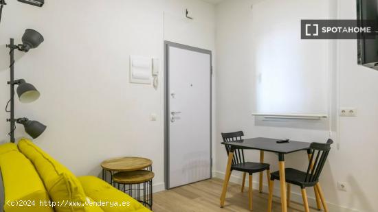 Apartamento de 1 dormitorio en alquiler en Legazpi - MADRID