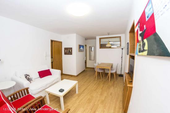  Piso entero de 3 habitaciones en Santiago de Compostela - A CORUÑA 