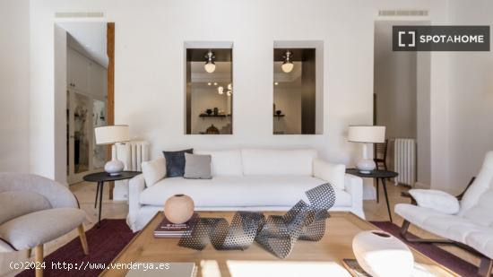 Apartamento de 3 dormitorios en alquiler en Almagro, Madrid. - MADRID