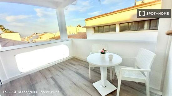 Se alquilan habitaciones en apartamento de 4 dormitorios en Alhaurín De La Torre - MALAGA