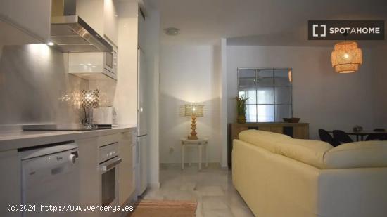 Apartamento de 2 dormitorios en alquiler en Marbella - MALAGA