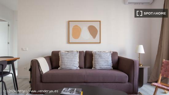 Apartamento de 3 dormitorios en alquiler en Barcelona - BARCELONA