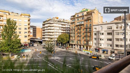 Apartamento de 3 dormitorios en alquiler en Barcelona - BARCELONA