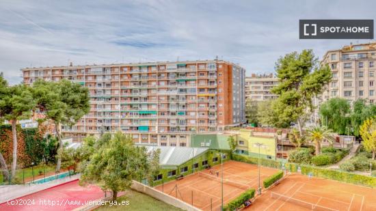 Apartamento de 3 dormitorios en alquiler en Barcelona - BARCELONA