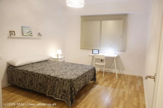 Habitación en piso compartido en Montcada - VALENCIA