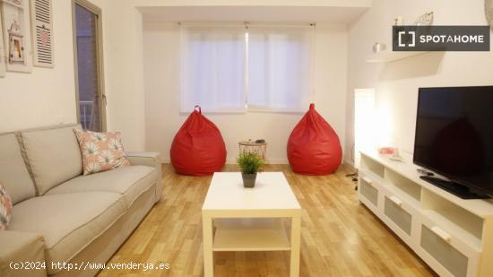 Habitación en piso compartido en Montcada - VALENCIA