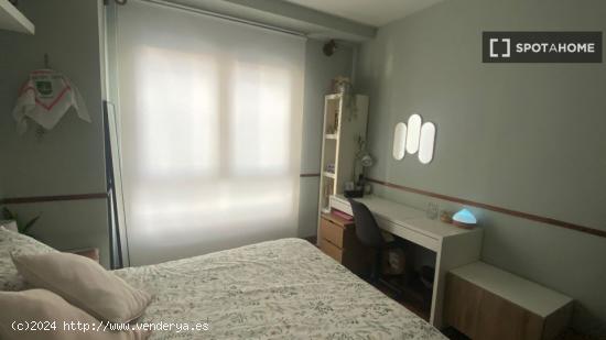 Se alquilan habitaciones en apartamento de 5 dormitorios en Bilbao - VIZCAYA