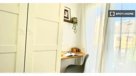 Habitación con balcón en alquiler en Coliving en Tetuán - MADRID