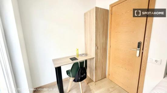 Se alquila habitación en un Coliving en Vallecas - MADRID