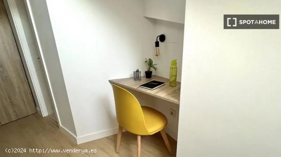 Se alquila habitación en un Coliving en Carabanchel - MADRID