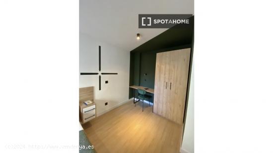 Se alquila habitación en un Coliving en Carabanchel - MADRID