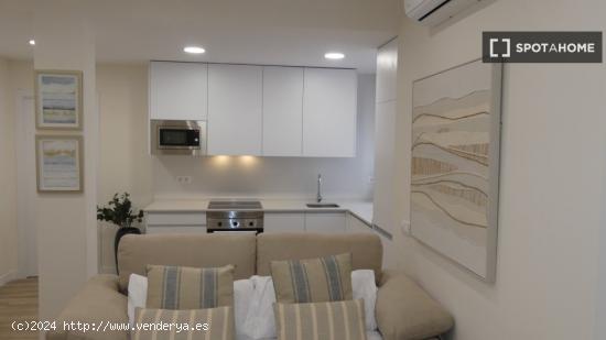 Apartamento de 2 dormitorios en alquiler en Madrid - MADRID